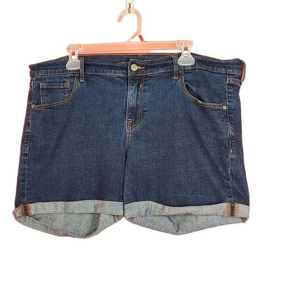 Old Navy classic, high rise Denim shorts, size 16 - Picture 1 of 7